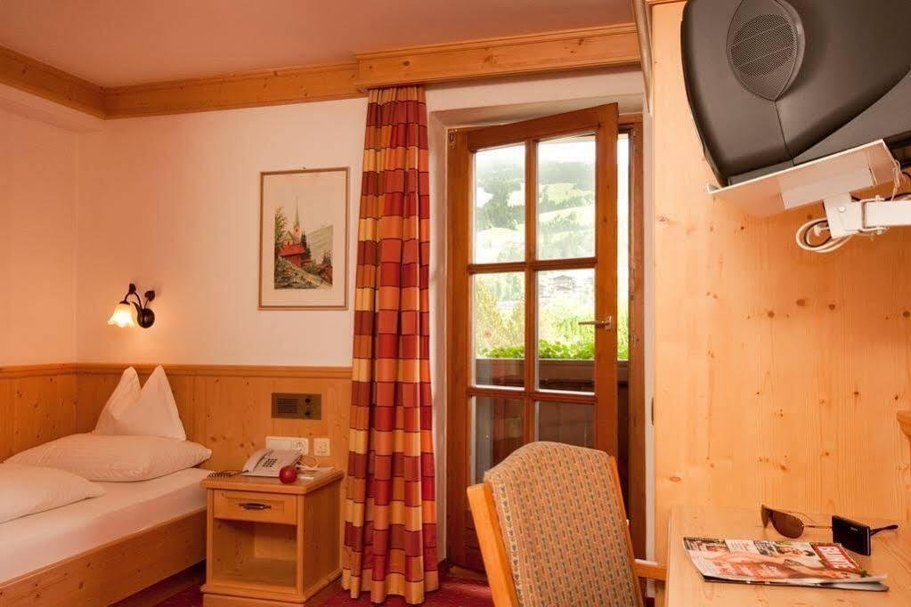 Hotel Kirchenwirt Kirchberg in Tirol Exterior photo